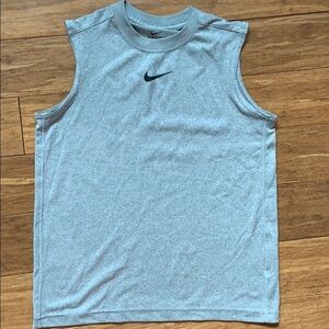 ☀️ 3/$36 or 2/$30 
NEW NIKE DriFIT Boys Sleeveless Tank Grey sz Small